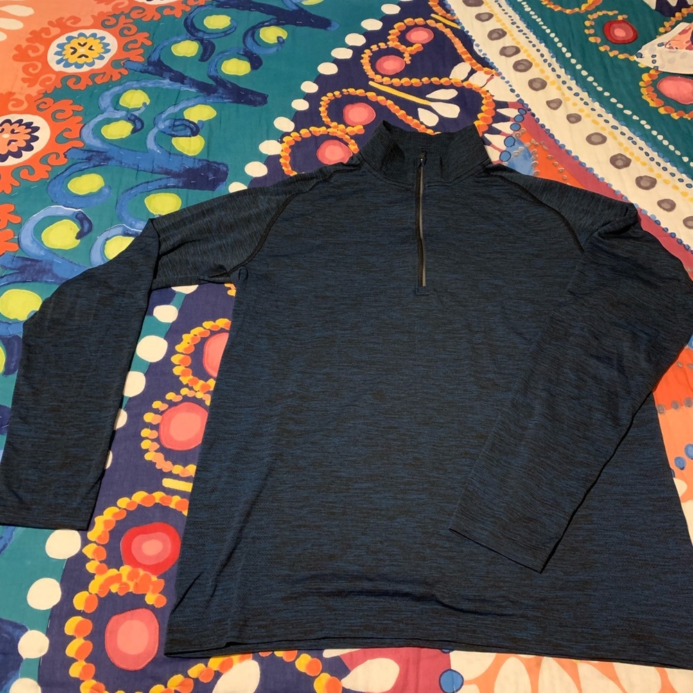 Lululemon Metal Vent Tech. 1/2 Zip.